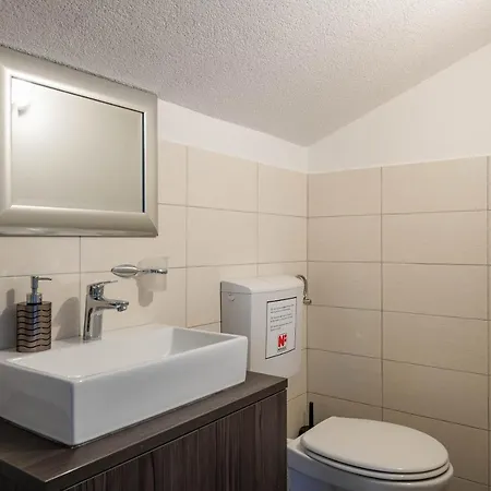 Vanja - Jadreski プーラ