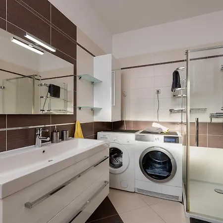 Vanja - Jadreski プーラ